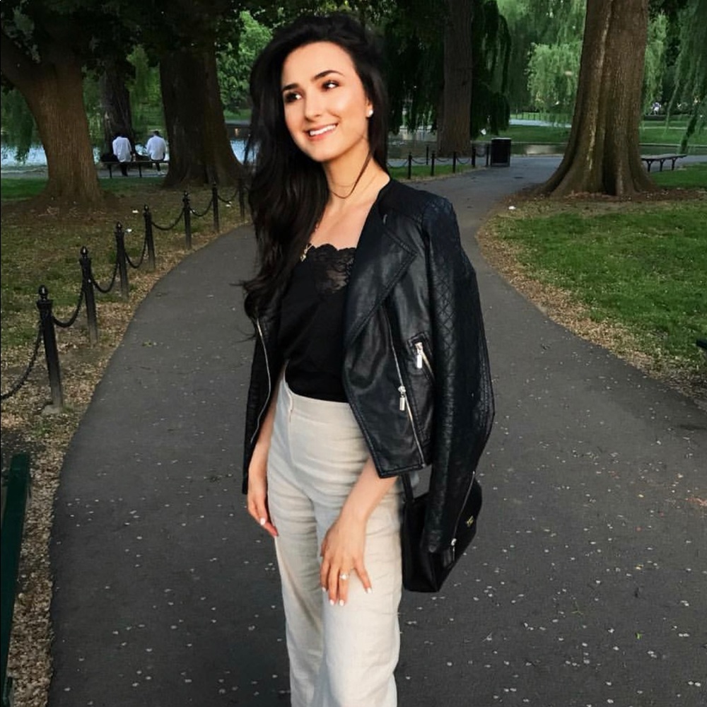 Meet your Posher, Casey